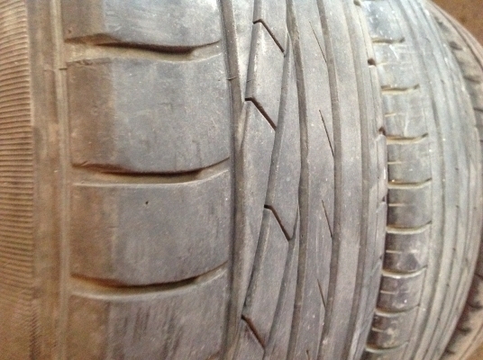 ขายยาง195 65 15 มี2เส้นๆละ600บาทตามรูปปี3912 ขายยาง195 65 15 มี2เส้นๆละ600บาทตามรูปปี3912