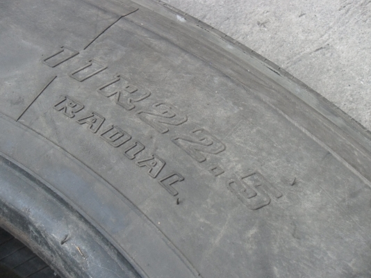 ยาง 11R22.5 สวยๆ ราคา เส้นละ 1500 บาท