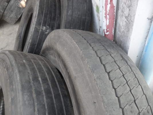 ยาง 11R22.5 สวยๆ ราคา เส้นละ 1500 บาท