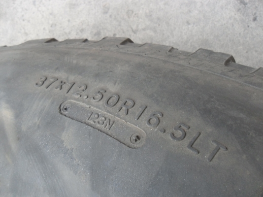 ยาง GoodYear USA.37x12.50R16.5 สวยๆ 4 เส้น ราคา 3900 บาท