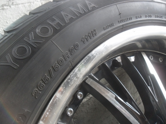 ล้อแม็ก 20นิ้ว 6รู พร้อมยาง สวยๆ 4 ล้อ ราคา 9800 บาท