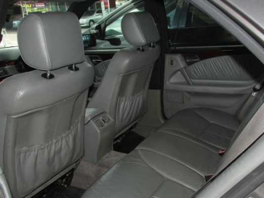 BENZ E230 สภาพดี รถสวยพร้อมใช้ BENZ E230 สภาพดี รถสวยพร้อมใช้