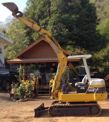 ขายรถขุดKOMATSU 20-6แขนยาวพิเศษเครื่อง3สูบ(มีVDOชม) รถเก่านอกมีเอกสารพร้อม ติดต่อโดยตรง 085-5632278