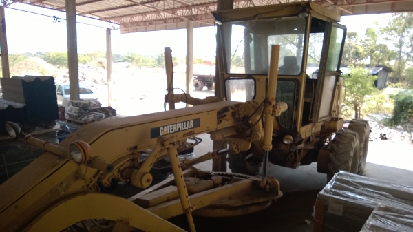 ต้องซื้อ ด่วน เก๋งแอร์ รถเกรด CATERPILLAR 140G โทร 0811841924