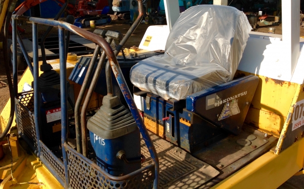 ขายรถขุดKOMATSU 20-6แขนยาวพิเศษเครื่อง3สูบ(มีVDOชม) รถเก่านอกมีเอกสารพร้อม ติดต่อโดยตรง 085-5632278