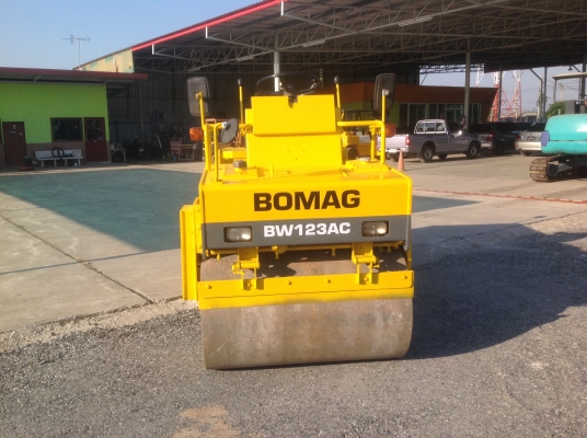 ขายรถบดBomagรุ่นBw123Acหน้าเหล็กหลังยางมือสองญี่ปุ่น