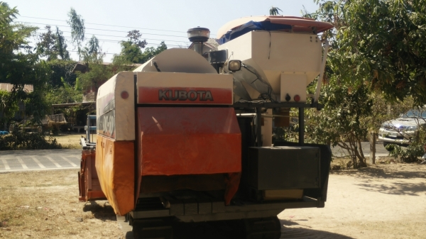 ขายรถเกี่ยวข้าว DC 60 plus ปี53ราคา 319,000  บาท