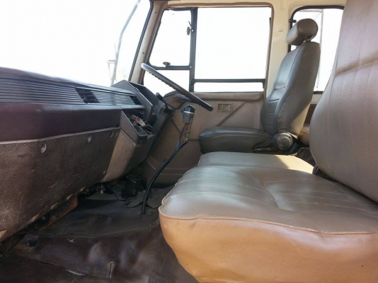 ขาย10ล้อเทรลเลอร์ MITSUBISHI FN527M-A เครื่อง6D16 พ.เพาเวอร์ เบรกทิฟฟี่ ภายในสวย โลฮาย10สปีด สภาพพร้อมใช้งาน เอกสารพร้อมโอน จัดไฟแนนซ์ได้ เงื่อนไขง่ายๆวันเดียวรับรถ สนใจโทร 090-8588220คุณนะ ID:narong498 หรือ www.truck.in.th/498 หรือfb:ณรงค์ ซื้อขายรถมือสอ