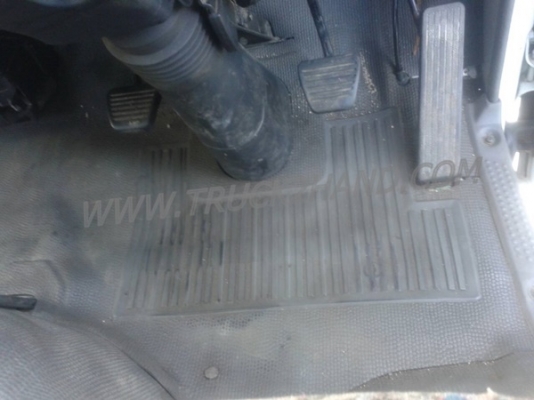 รถบรรทุก 6 ล้อ หัวลาก ISUZU