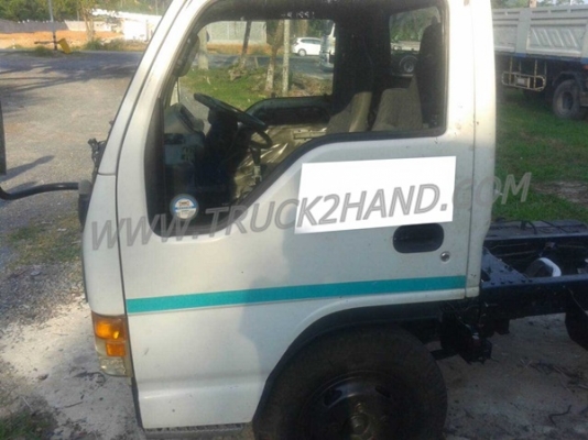 รถบรรทุก 6 ล้อ หัวลาก ISUZU