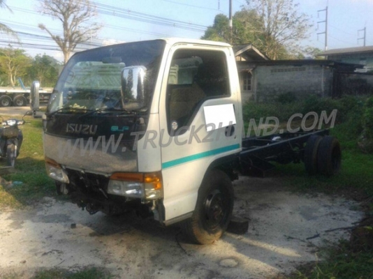 รถบรรทุก 6 ล้อ หัวลาก ISUZU