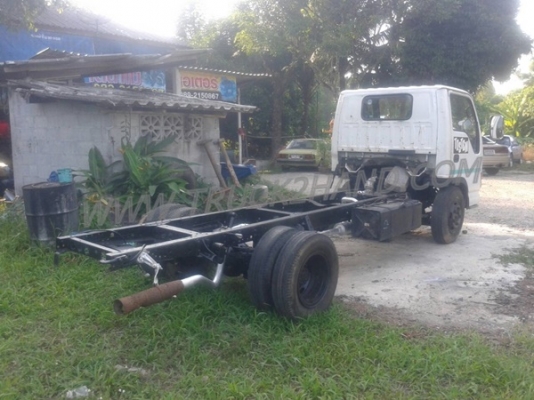 รถบรรทุก 6 ล้อ หัวลาก ISUZU