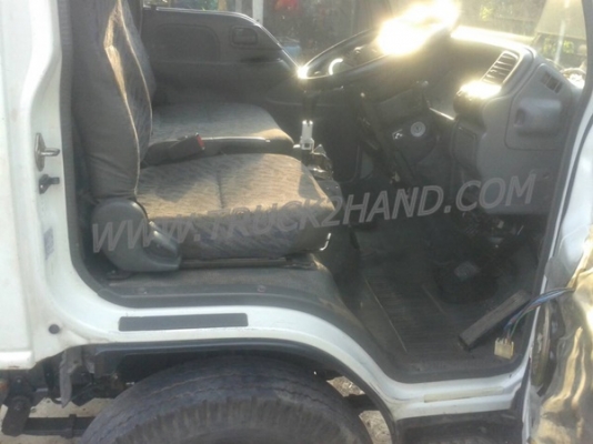 รถบรรทุก 6 ล้อ หัวลาก ISUZU