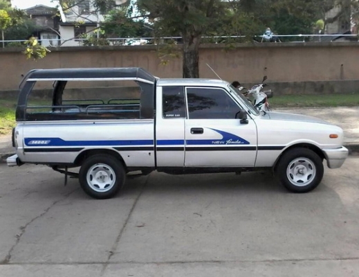 ขาย Mazda family ปี95เดิมๆแอร์เย็นเครื่องดีมากพร้อมวิ่งไกลไม่ผุ