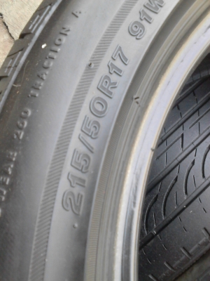 215/50R17 BRIDGESTONETURANZA GR-90 ปี2012 มี 3 เส้น TEL.081-427-3941 215/50R17 BRIDGESTONETURANZA GR-90 ปี2012 มี 3 เส้น TEL.081-427-3941