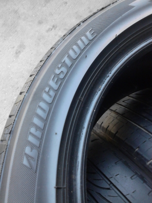 215/50R17 BRIDGESTONETURANZA GR-90 ปี2012 มี 3 เส้น TEL.081-427-3941 215/50R17 BRIDGESTONETURANZA GR-90 ปี2012 มี 3 เส้น TEL.081-427-3941