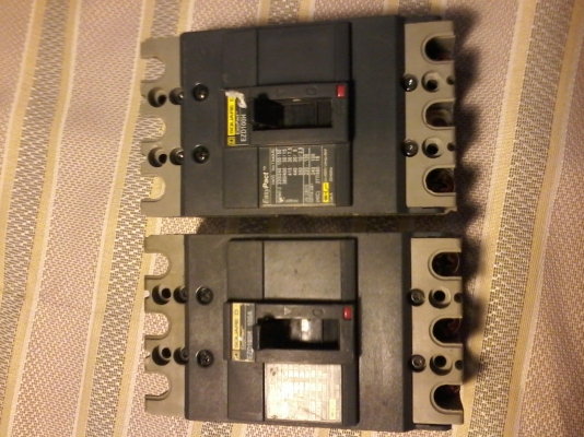 เมนเบรกเกอร์ สแควร์ดี 100A มือสอง สภาพดี สองตัว