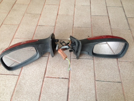 กระจกมองข้าง PEUGEOT 306 ของเก่าญี่ปุ่นเเท้สภาพดี กระจกมองข้าง PEUGEOT 306 ของเก่าญี่ปุ่นเเท้สภาพดี