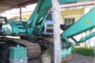 KOBELCO MARK V SUPER SK 200 บอดี้สวยจัด ไฟฟ้าเต็ม หน้าจอครบ แอร์เย็น ภายนอกบูมอาร์มสวยไม่มีปะไม่มีดาม ช่วงล่างเต็มดีประมาณ 80\% พร้อมทำงานได้เลย เอกสารครบ ราคาต่อรองเงินดาวน์ได้ครับ