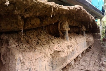 KOBELCO MARK V SUPER SK 200 บอดี้สวยจัด ไฟฟ้าเต็ม หน้าจอครบ แอร์เย็น ภายนอกบูมอาร์มสวยไม่มีปะไม่มีดาม ช่วงล่างเต็มดีประมาณ 80\% พร้อมทำงานได้เลย เอกสารครบ ราคาต่อรองเงินดาวน์ได้ครับ