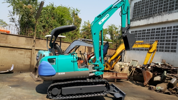 ขาย รถขุด KOBELCO รุ่น SK030 แทร็กเหล็กสวย มือสองญี่ปุ่น
