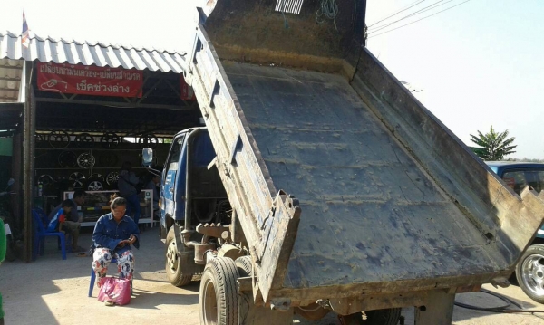 ขายรถบรรทุก 6 ล้อดัมพ์ TOYOTA ไฮหนุ่มทางหลวง 85 แรงม้า ราคา 220000