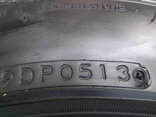 ขายแม็กTE37  4รู100 ออฟ25 กว้าง8นิ้ว 4 วง พร้อมยางNITTO  MADE IN JAPAN 195/55R15 ยางสัปดาห์ที่05ปี13. สวยๆจำนวน 1 ชุด