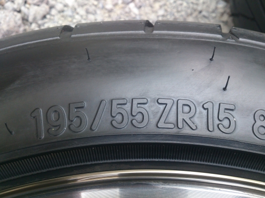 ขายแม็กTE37  4รู100 ออฟ25 กว้าง8นิ้ว 4 วง พร้อมยางNITTO  MADE IN JAPAN 195/55R15 ยางสัปดาห์ที่05ปี13. สวยๆจำนวน 1 ชุด