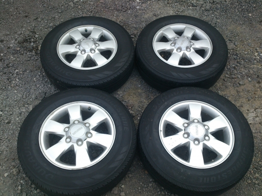 ขายแม็กISUZUพร้อมยางบริดสโตน 215/70R16 ยางสัปดาห์ที่53ปี12  สวยๆจำนวน 1  ชุด