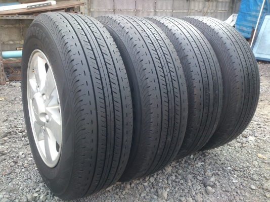 ขายแม็กISUZUพร้อมยางบริดสโตน 215/70R16 ยางสัปดาห์ที่53ปี12  สวยๆจำนวน 1  ชุด