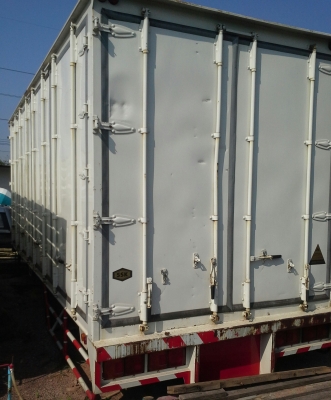 ขายตู้10บาน สภาพใหม่เอี่ยม ยาว 6 ม. 2ใบ ราคาใบละ 95,000 บาท