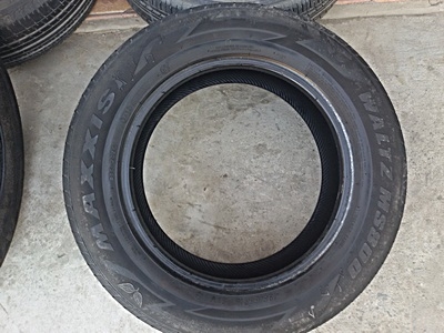 ขายยาง195/65/15 ปี 2412 MAXXIS MS800  1 คู่