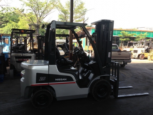 รถยกนิสสันรุ่นใหม่ล่าสุด น้ำหนักยก 2.5 ตัน เสาสูง 3 เมตร เครื่องดีเซล เกียร์ออโต้ ช.ม. การใช้งานมาน้อยมาก 6040 ช.ม. รถยกนิสสันรุ่นใหม่ล่าสุด น้ำหนักยก 2.5 ตัน เสาสูง 3 เมตร เครื่องดีเซล เกียร์ออโต้ ช.ม. การใช้งานมาน้อยมาก 6040 ช.ม.