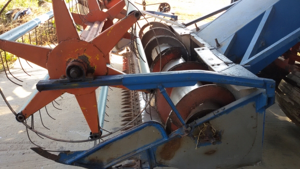 ขายรถเกี่ยวข้าวรองกระสอบพรกินรี