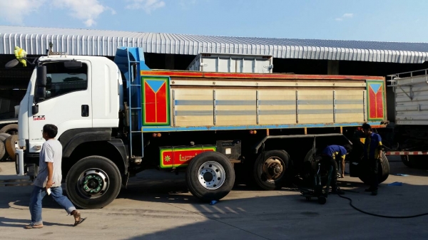 Isuzu FXZ 360แรง พร้อมลูกดั๊ม3เพลา 3มิตร แม่ปี2552ลูกปี2557 ยางใหม่