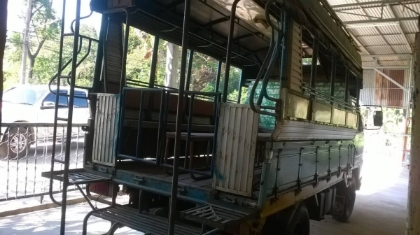 ขาย 4 ล้อโดยสาร เครื่อง 4JG2 100 แรงม้า คัสซีสวย เบาะกับโครงหลังคาดี ทะเบียนพร้อมโอน ราคาต่อรองได้ครับ