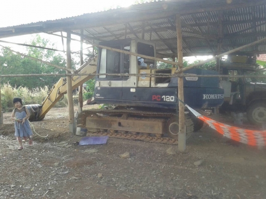 ขายแพคคู่ไม่แยกขาย แบคโฮ KOMATSU PC100-3 กับ เทนเลอร์หัวยาว 2 เพลา เครื่อง EH700 168 แรงม้า ช่วงล่าง FUSO ทะเบียนพร้อมโอนครับ