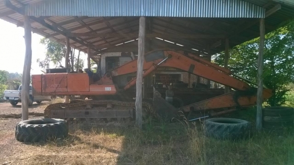 ขายแพคคู่ไม่แยกขายนะครับ เอกสารสัญญาซื้อขายทั้ง 2 คัน แบคโฮ HITACHI EX200-2 กับเทนเลอร์เรียล เครื่อง 185 แรงม้า  เพาวเวอร์ เบรคลมดัน ราคาต่อรองได้ครับ