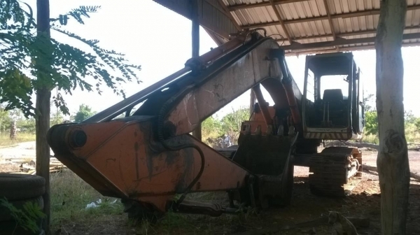 ขายแพคคู่ไม่แยกขายนะครับ เอกสารสัญญาซื้อขายทั้ง 2 คัน แบคโฮ HITACHI EX200-2 กับเทนเลอร์เรียล เครื่อง 185 แรงม้า  เพาวเวอร์ เบรคลมดัน ราคาต่อรองได้ครับ