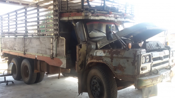 ขายรถบรรทุกสิบล้อหัวยาว