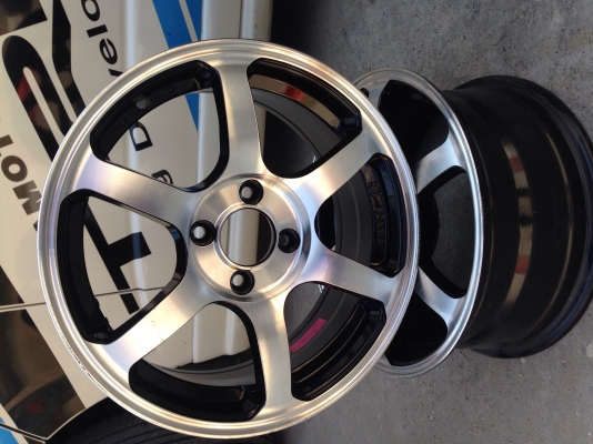 ขายเศษแม็ก มือสอง สภาพดีมาก คู่ละ2,900 บาท