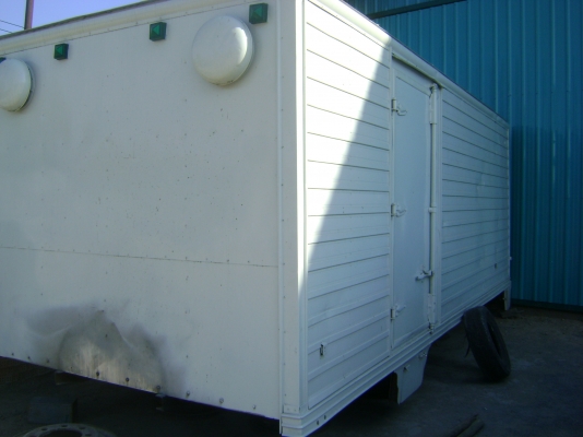 ตู้แห้ง  ยาว 5.60 เมตร กว้าง 2.20 เมตร ราคา 35,000 บาท