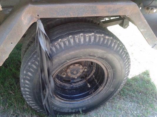 รถอีซูซุ  6  ล้อดั้ม 150 แรงม้า. ปี 52  สนใจติดต่อ 081 - 6079515