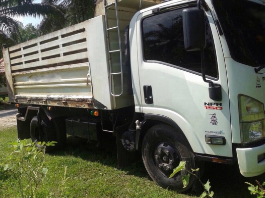 รถอีซูซุ  6  ล้อดั้ม 150 แรงม้า. ปี 52  สนใจติดต่อ 081 - 6079515