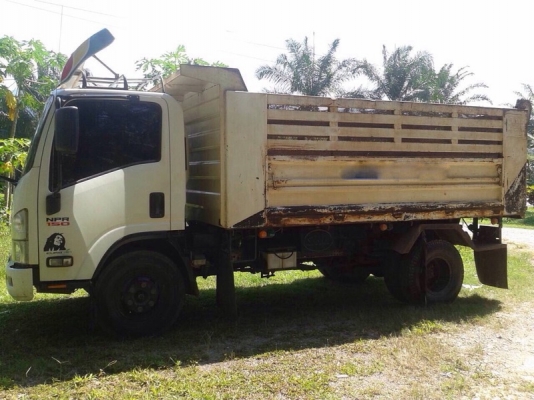 รถอีซูซุ  6  ล้อดั้ม 150 แรงม้า. ปี 52  สนใจติดต่อ 081 - 6079515