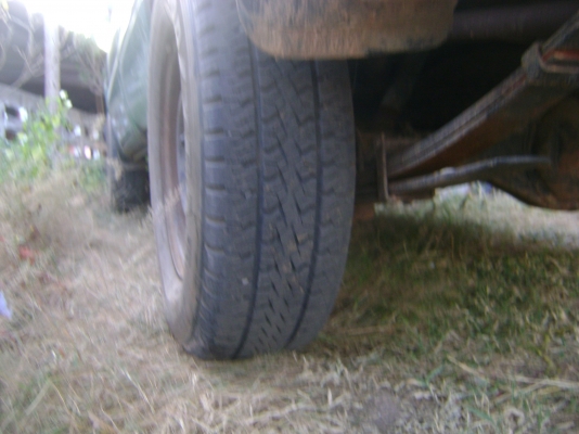 TOYOTA LN40 5ขอ รถสวยๆ ราคา 62,000 บาท TOYOTA LN40 5ขอ รถสวยๆ ราคา 62,000 บาท