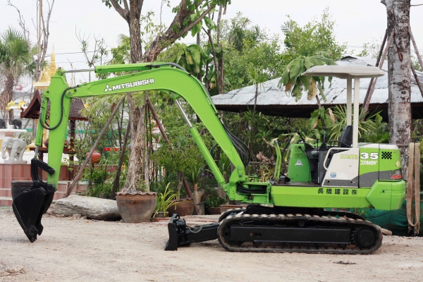 ขายรถแบคโฮ MITSUBISHI MM35 (เท่าPC35) คอลโทรลสั้น    ปั้มนิ้ว ติดต่อ 086-775-7900, 086-324-1992