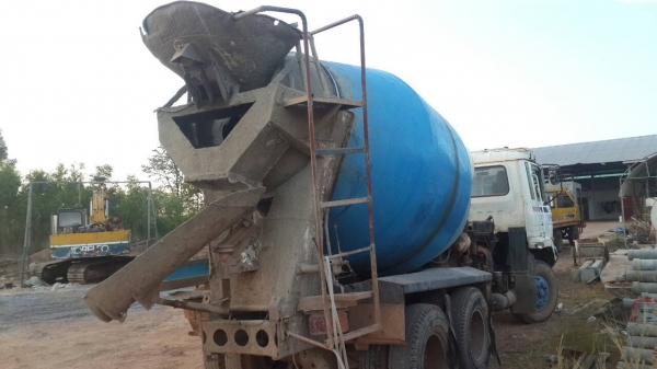 ขายด่วนรถโม่ปูนสิบล้อNISSAN CW431H เครื่อง 290 แรง ราคาเบาๆ0843923995