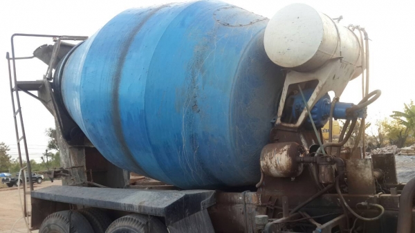 ขายด่วนรถโม่ปูนสิบล้อNISSAN CW431H เครื่อง 290 แรง ราคาเบาๆ0843923995