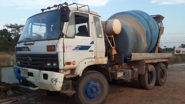 ขายด่วนรถโม่ปูนสิบล้อNISSAN CW431H เครื่อง 290 แรง ราคาเบาๆ0843923995